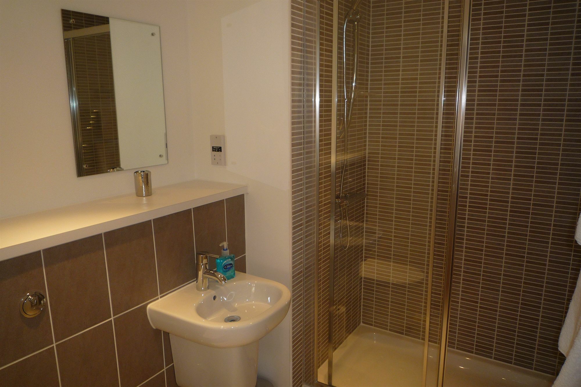 Quayside Serviced Apartments Кардифф Экстерьер фото