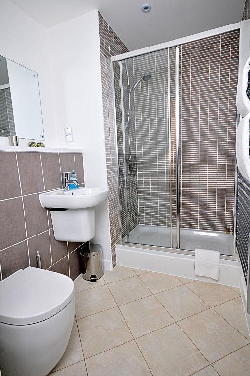 Quayside Serviced Apartments Кардифф Экстерьер фото