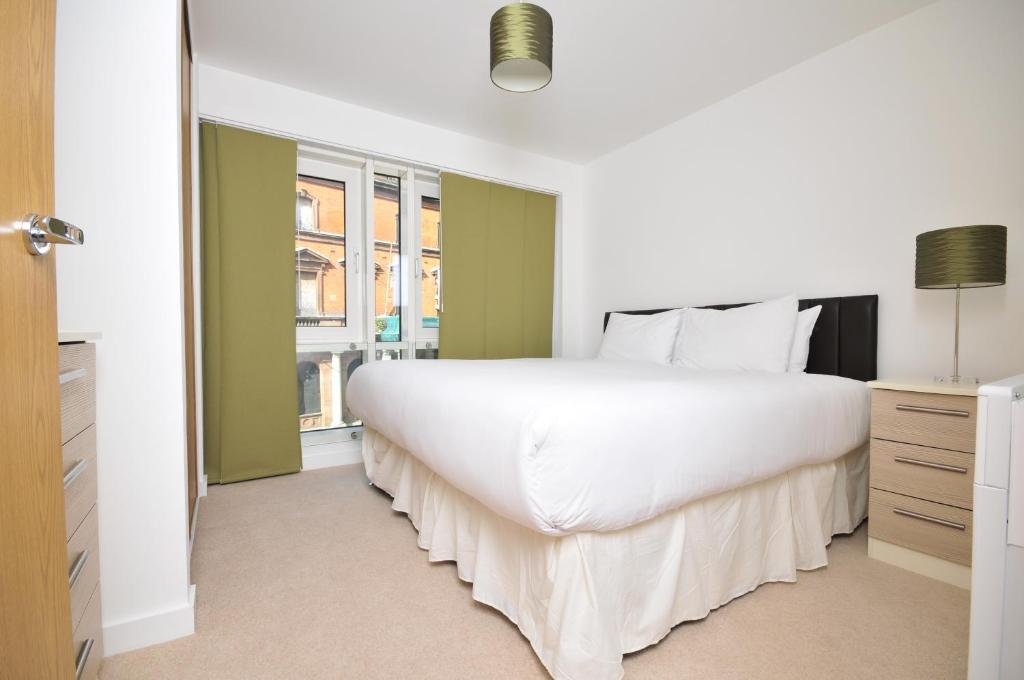 Quayside Serviced Apartments Кардифф Экстерьер фото