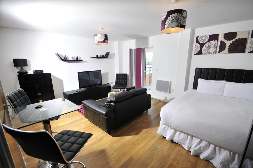 Quayside Serviced Apartments Кардифф Экстерьер фото