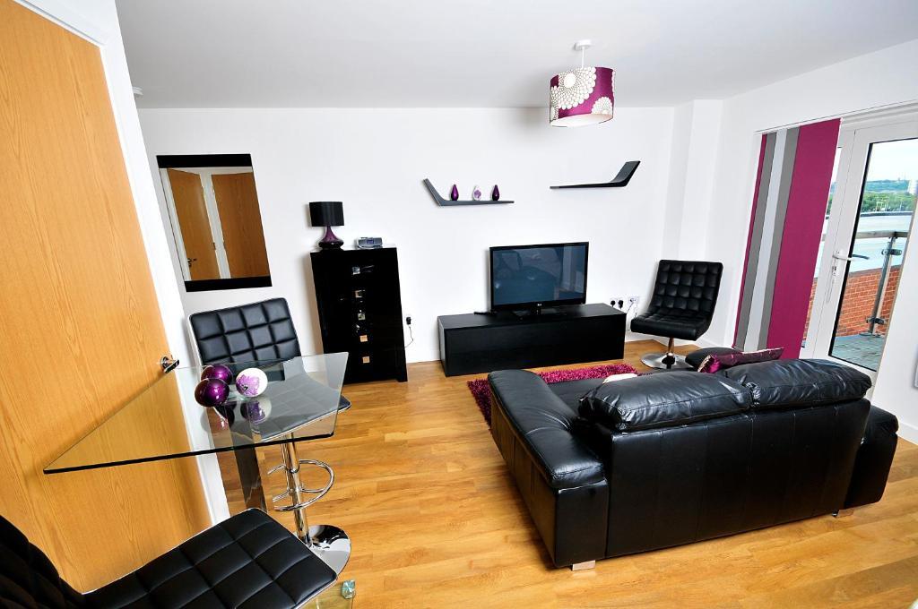 Quayside Serviced Apartments Кардифф Экстерьер фото